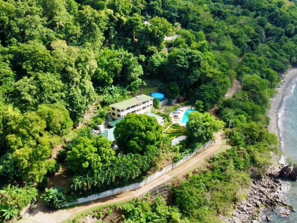 Luxury 6-bed estate in Soufrière | Coulibri Cottage