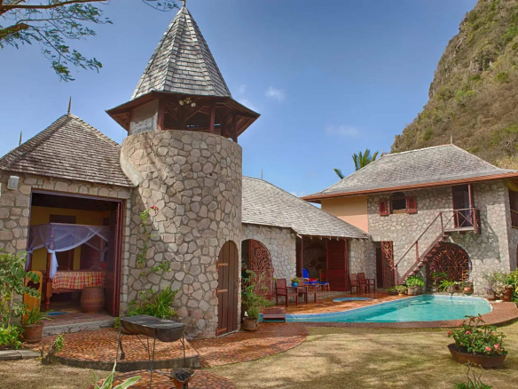 Luxury 4-bedroom villa for sale in Soufriere