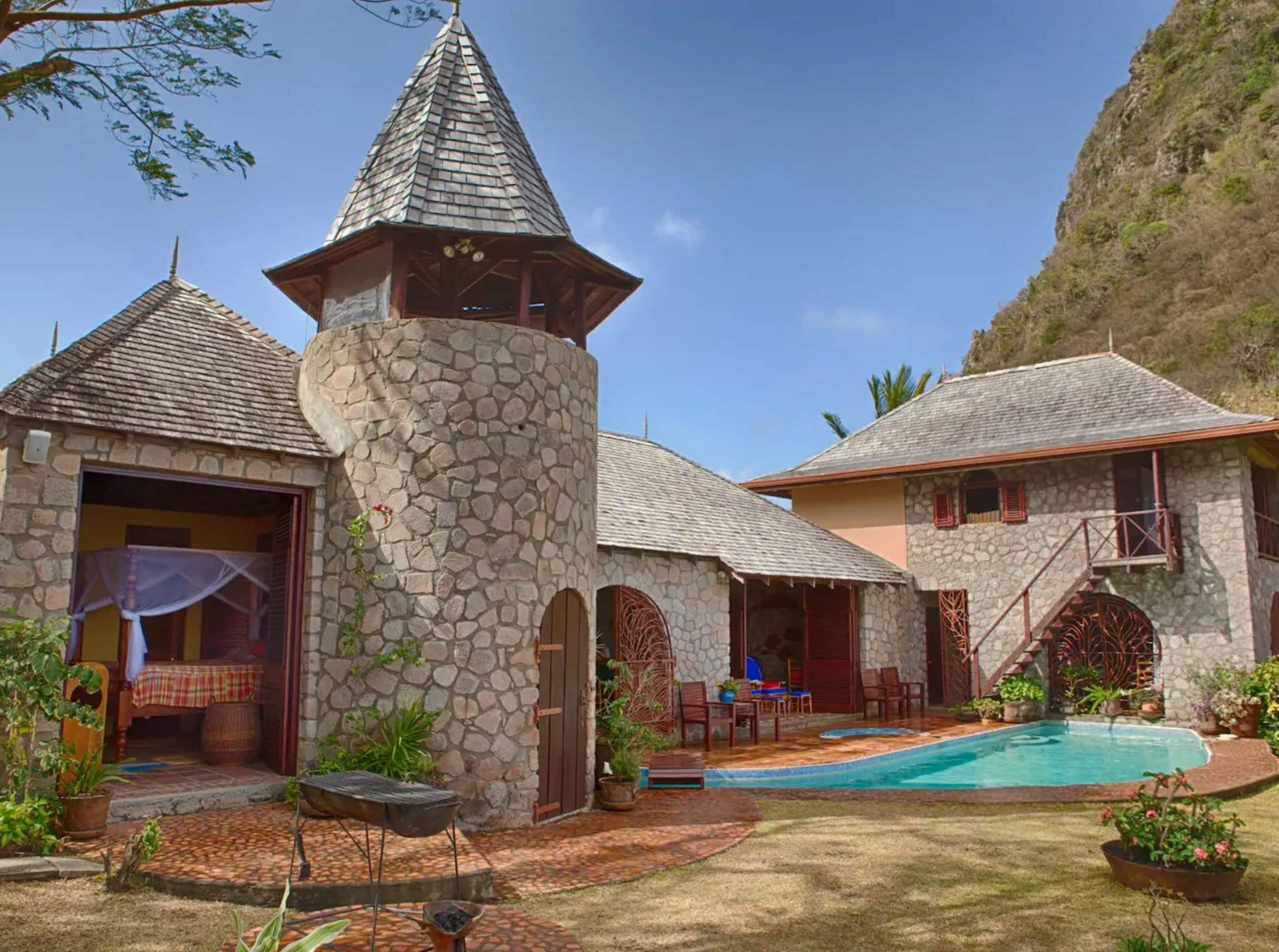Luxury 4-bedroom villa for sale in Soufriere